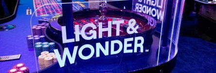 lightwonder.jpg lightwonder.jpg